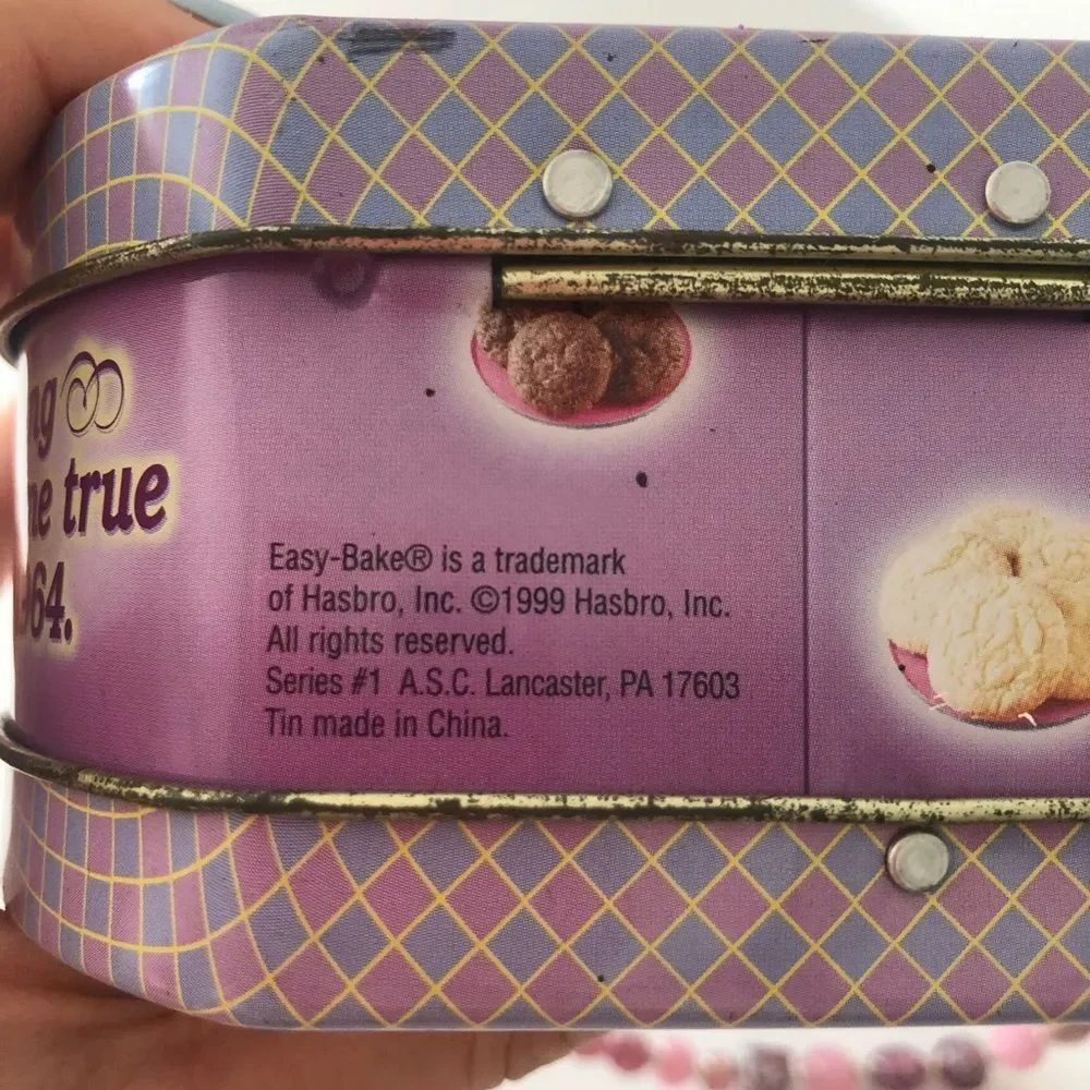 Vintage Easy Bake Oven Tin Purse collectors item